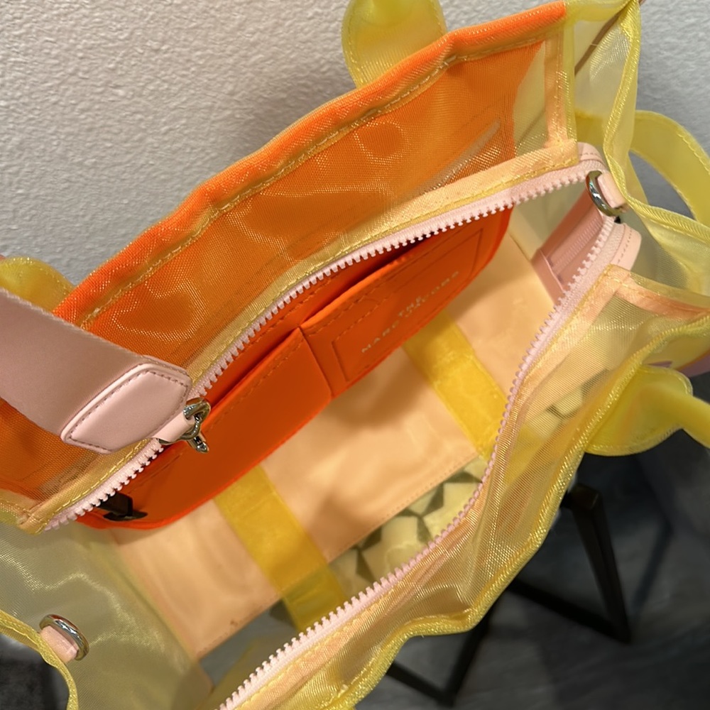 Marc Jacobs Medium Handbag - Picture 4 of 5